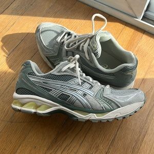ASICS Gel-kayano 14 green & silver suede